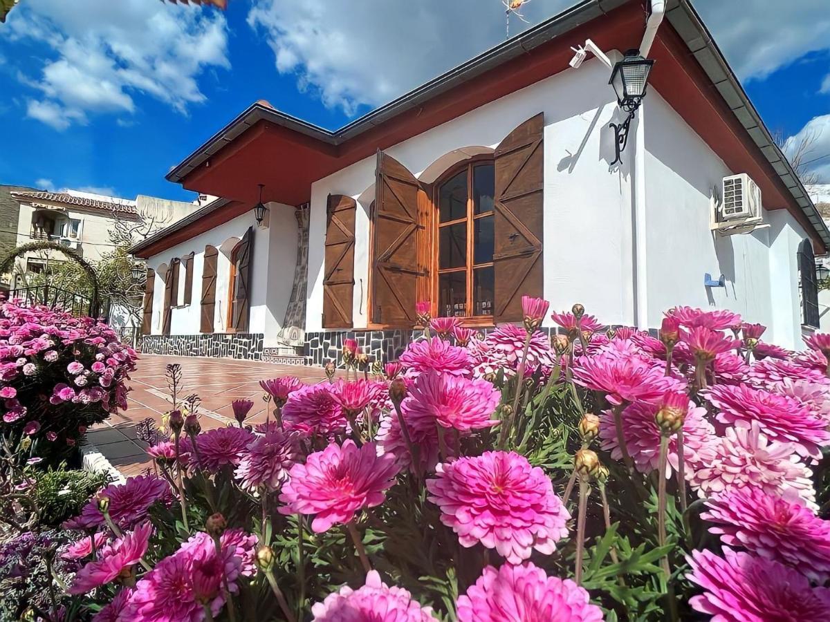 Casa Rural Vistablanca En Una Sola Planta Con Bonitas Vistas Y Piscina - Junto A La Capital Y La Alhambra Cenes De La Vega Luaran gambar